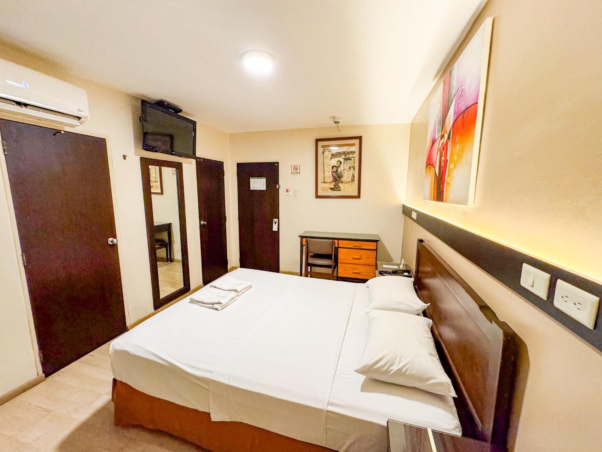 Gh Alexander Hotel กวายากิล ภายนอก รูปภาพ